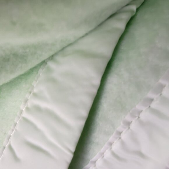 VTG  Mint Green Blanket Twin/Full Size Bed 72x90 Acrylic/Nylon Blend New Old Sto - Picture 12 of 13